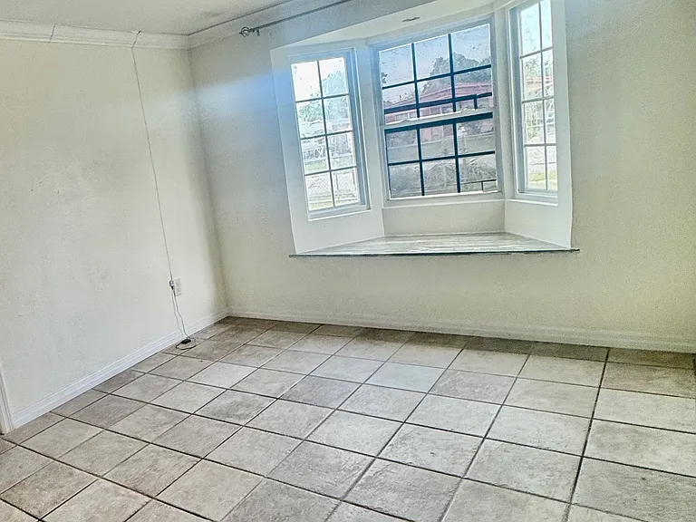 4717 Town N Country Blvd — Photo 3