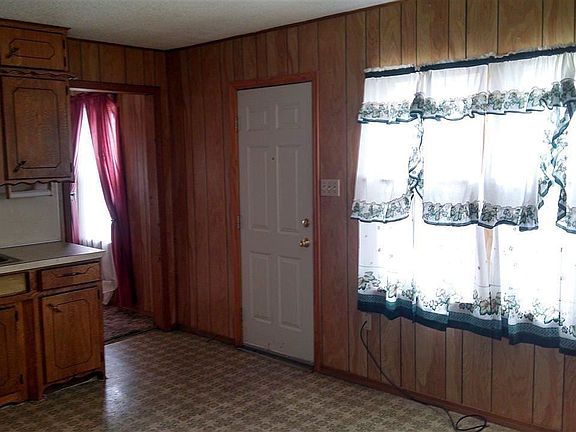 3rd image of 116 NE Bell Dr