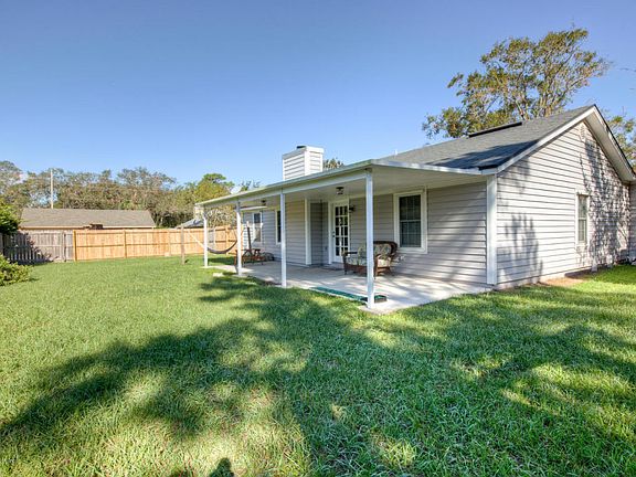 3rd image of 12766 Autumn Springs Dr N