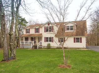 124 Avocado Ln, Milford, PA 18337