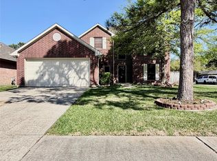 1102 Glenmeadows Dr, La Porte, TX 77571