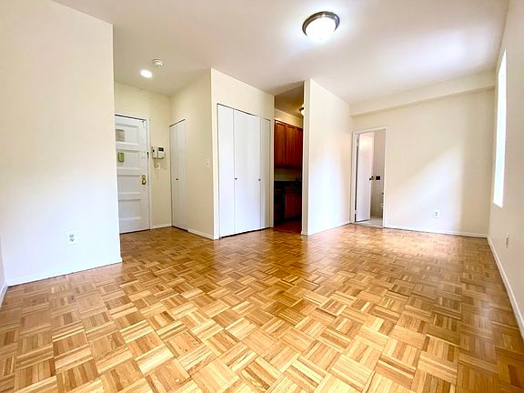 4th image of 523 E 78th St #2CV