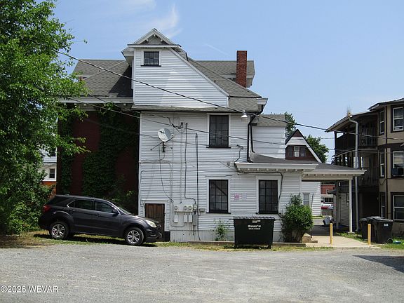 3rd image of 931 Arch St