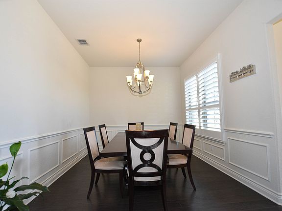 4th image of 423 Evans Oak Ln