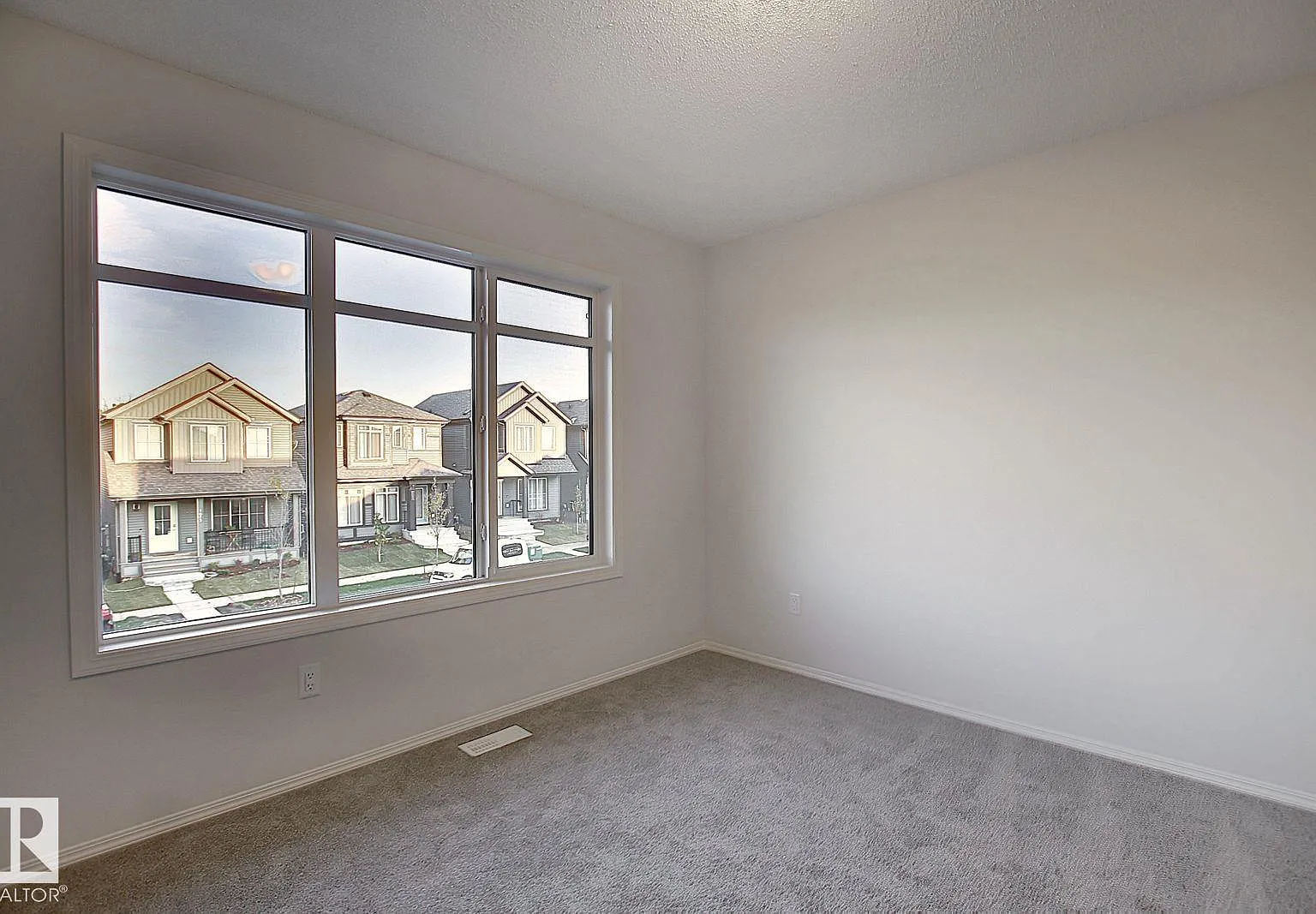3 bed, 2.5 bath, 1148 sqft, $2,200 — Photo 4