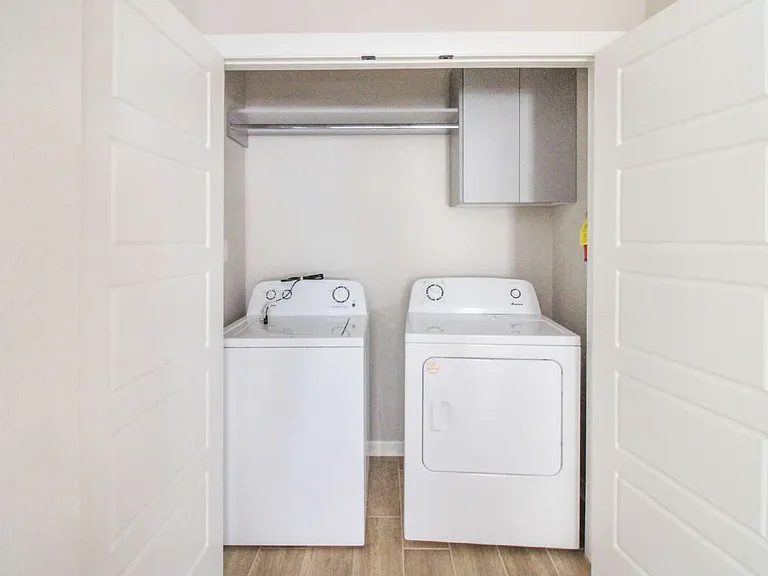 11003 N 36th Ln #2 — Photo 15