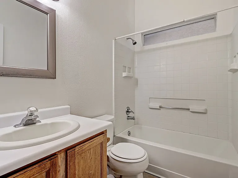 1312 Quartz Dr SW — Photo 3