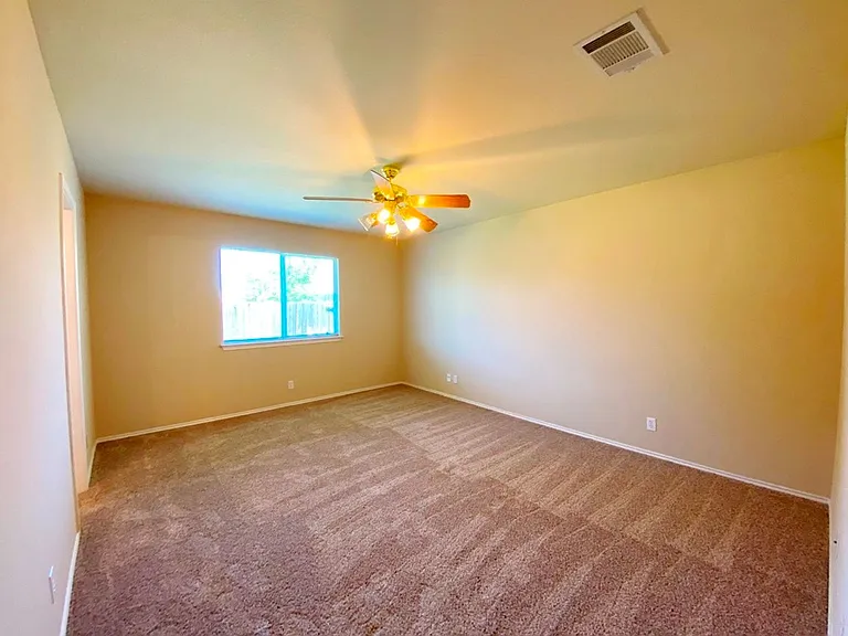 218 Jennifer Ln — Photo 35