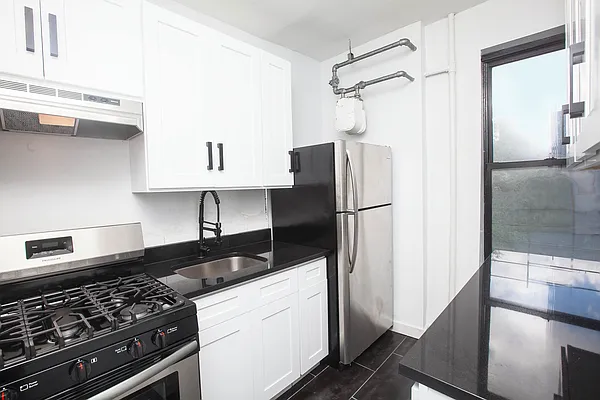 Rented by Arden Realty Corp. | media 10