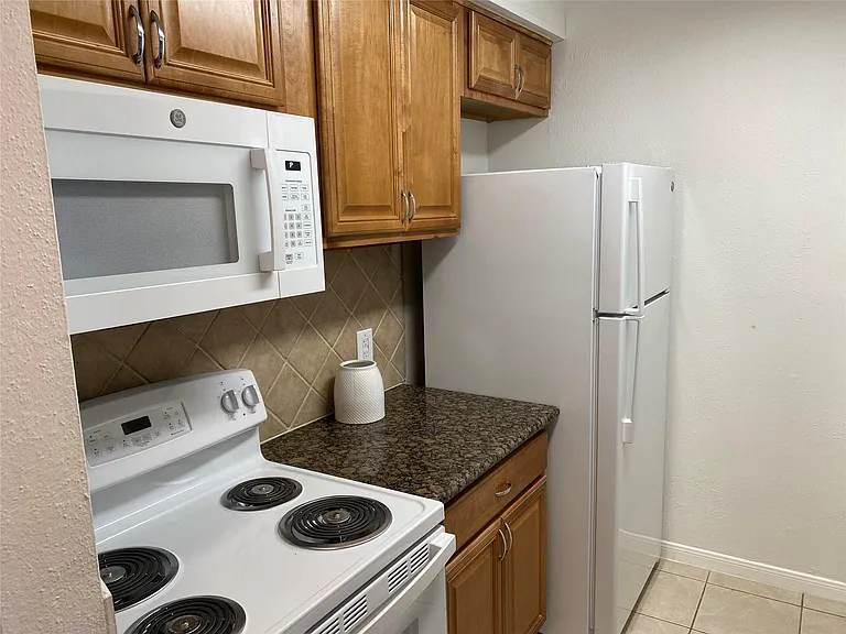10075 Westpark Dr #70 — Photo 7