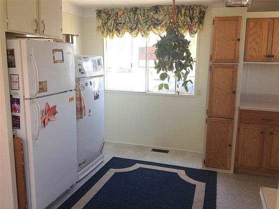 4th image of 1171 Baker St #32