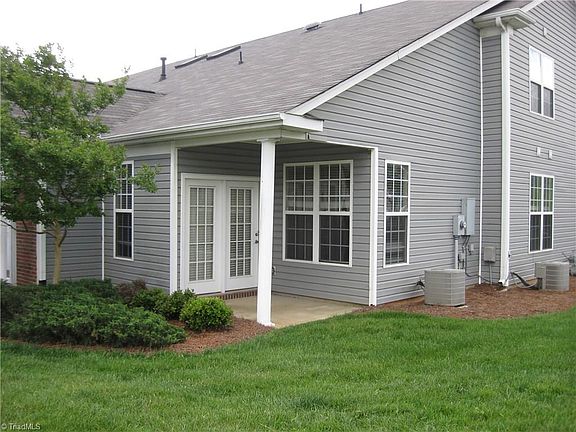 3rd image of 1004 Gretchen Ln