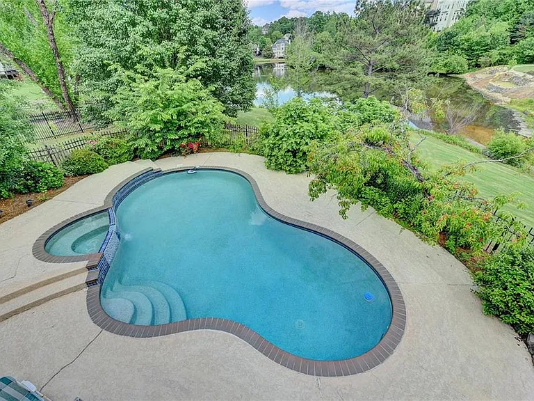 645 Falls Bay Ct — Photo 76