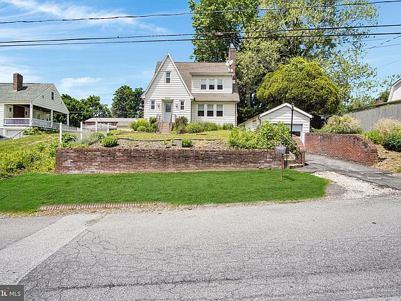 2nd image of 4004 Ash St