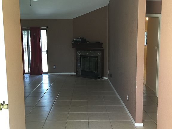 2nd image of 1611 Post Oak Pl