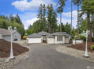 650 E Lakeshore Dr, Allyn, WA 98524