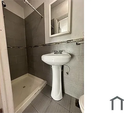 2237 N Sydenham St #2 — Photo 5
