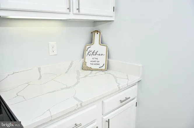 12819 Carousel Ct — Photo 7