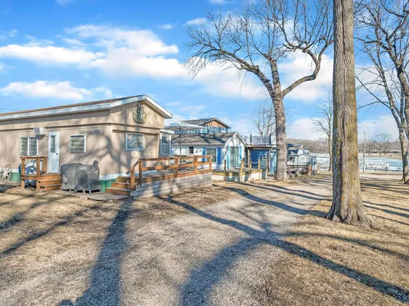 92 Rohr St #2, Arnolds Park, IA 51331