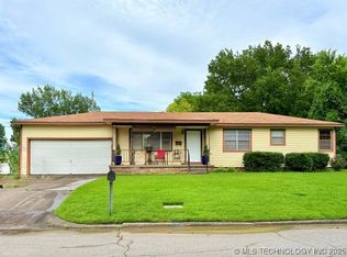 1681 S Ash Ave, Broken Arrow, OK 74012