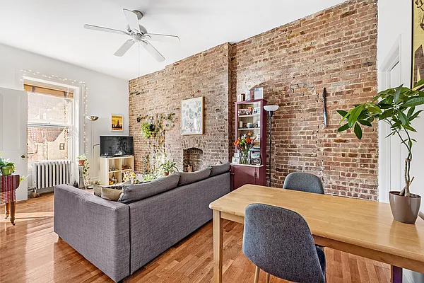 Rented by SERHANT. | media 1