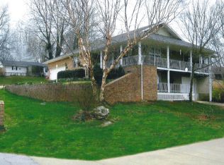 438 E Manchester Rd, Springfield, MO 65810