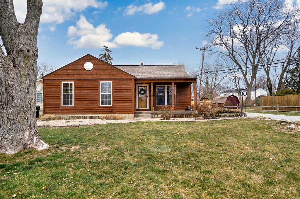 1488 Alpine Dr photo 1