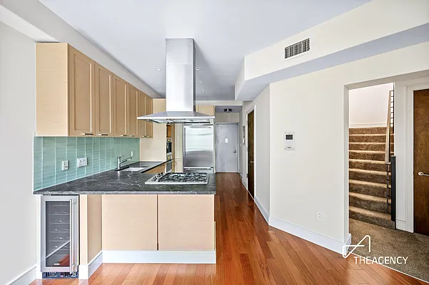 Rented by The Agency | media 14