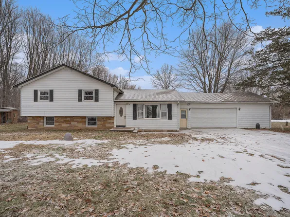 39648 County Road 358, Paw Paw, MI 49079