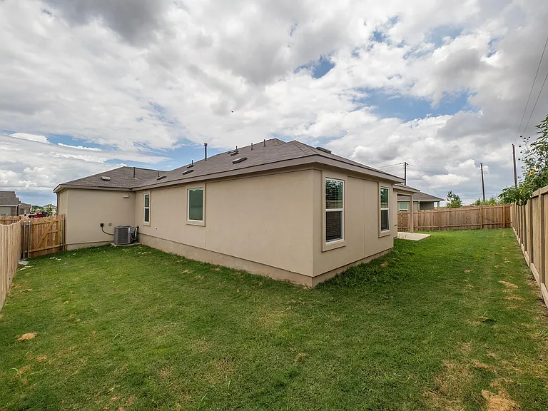 702 Silver Springs Bnd — Photo 9