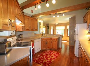 N54W35613 Hill Rd, Oconomowoc, WI 53066