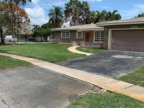 5th image of 12121 NW 14th Ct