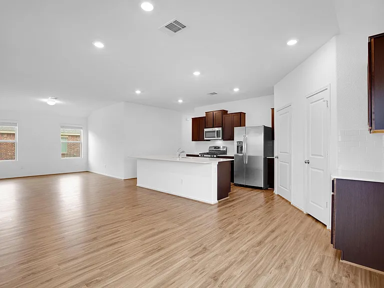 21409 Resource Rd — Photo 7