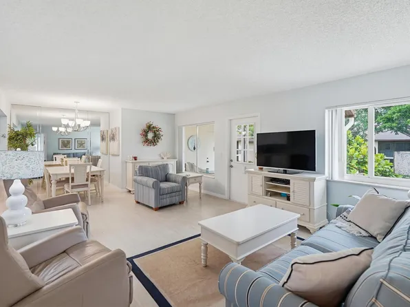 119 Lake Pine Circle #C-2, Greenacres, FL 33463