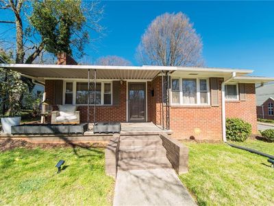 421 E 25th St, Winston Salem, NC, 27105