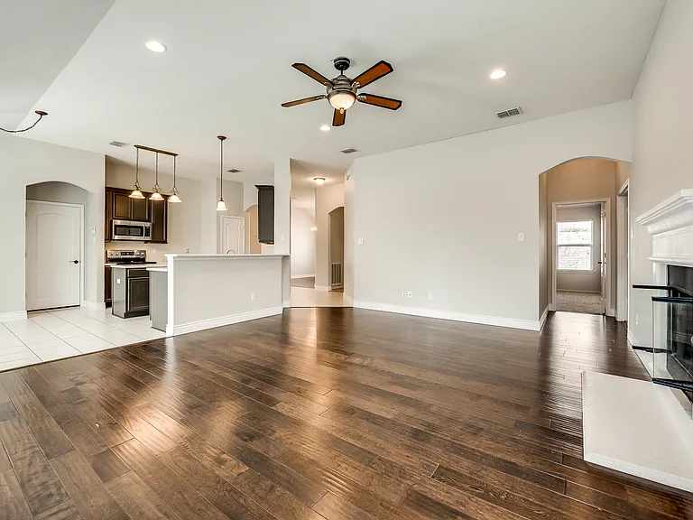 10413 Trevino Ln — Photo 4