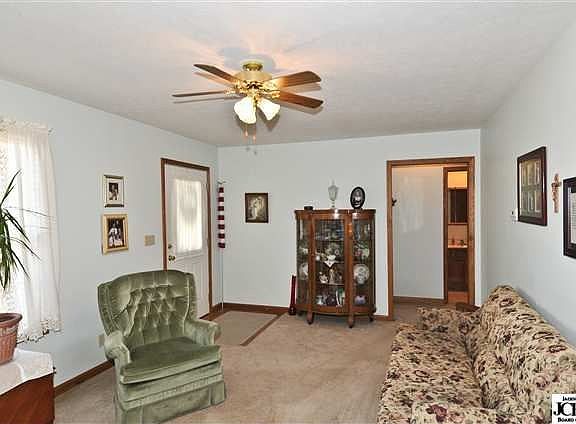 4th image of 202 Bishop Dr