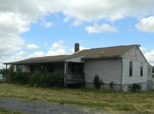 6 Yukon Dr, Falling Waters, WV 25419