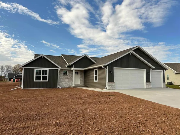 1777 Loyal Dr, Neenah, WI 54956