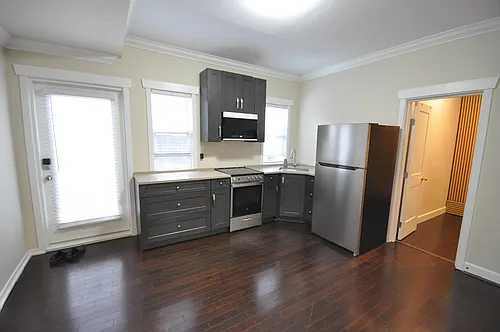 1628 SW Marine Dr Photo 1