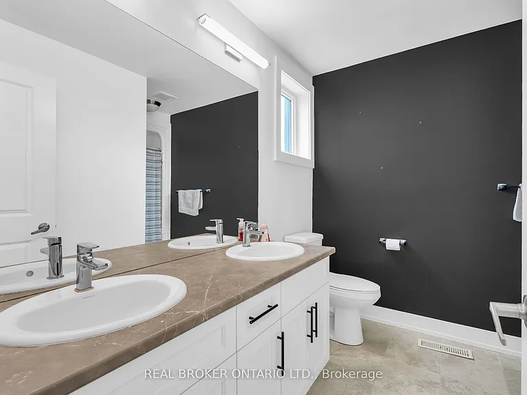 17 Centre St #311 — Photo 32