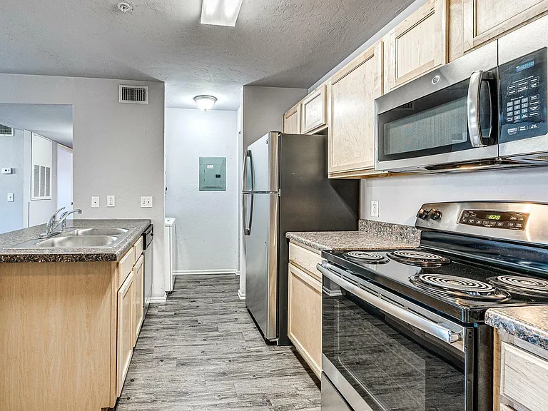 Classen Crossing - Norman-36