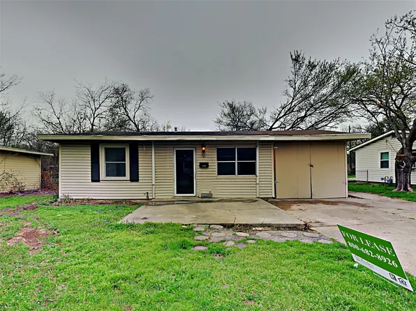 2815 Ash Park Dr, Richland Hills, TX 76118