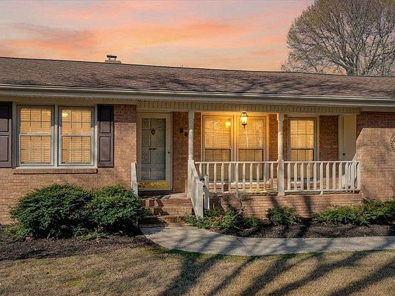2nd image of 301 Brown Cir