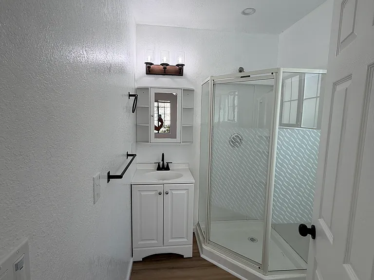 417 2nd St #11 — Photo 16
