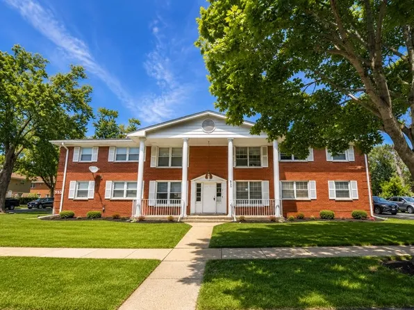 955 Elder Rd Unit 1N, Homewood, IL 60430