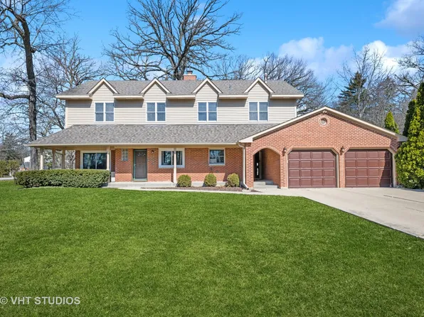 1125 Quassey Ave, Lake Bluff, IL 60044