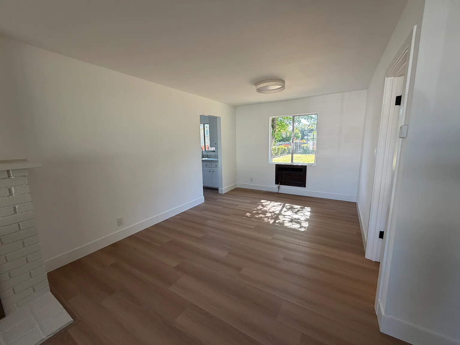 315 Hamilton Dr — Photo 3