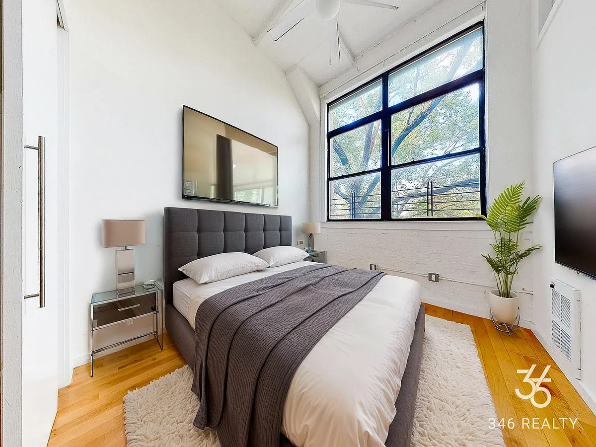 Building Photo - 315 Seigel St #311