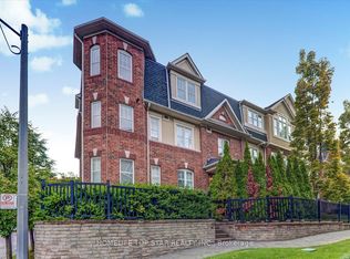 710 Neighbourhood Cir #6, Mississauga, ON L5B 0B4